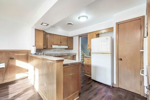 Tiny photo for 6400 N KNOX Avenue, Lincolnwood, IL 60712 (MLS # 12490387)