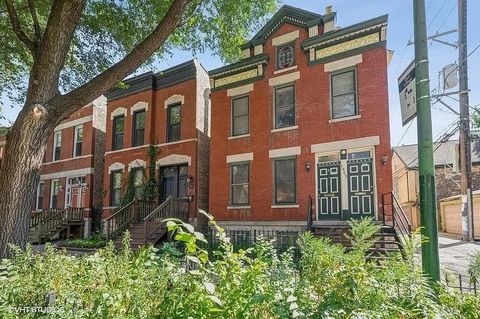 1945 W Thomas Street 1F Chicago IL 60622