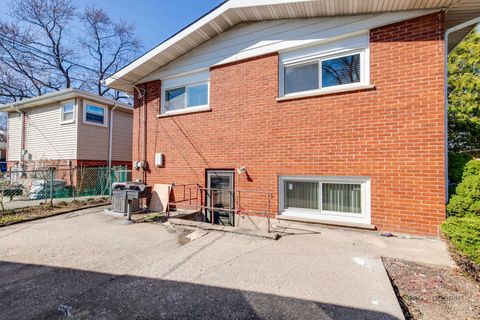 Tiny photo for 5251 Greenleaf Street, Skokie, IL 60077 (MLS # 12600894)