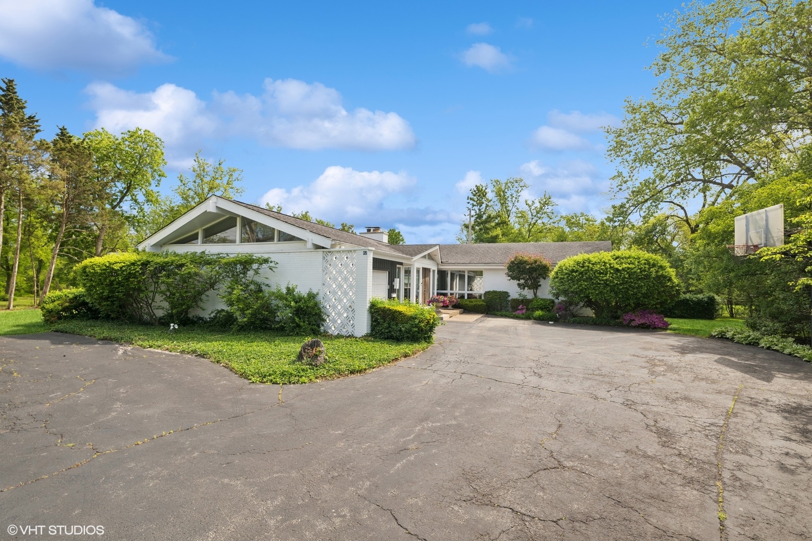 325 Seven Pines Circle