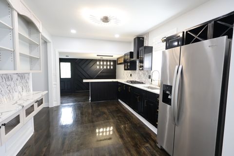 Tiny photo for 15239 Vincennes Road, Phoenix, IL 60426 (MLS # 12503803)