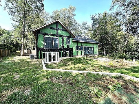 Tiny photo for 911 Glenbard Road, Glen Ellyn, IL 60137 (MLS # 12519588)