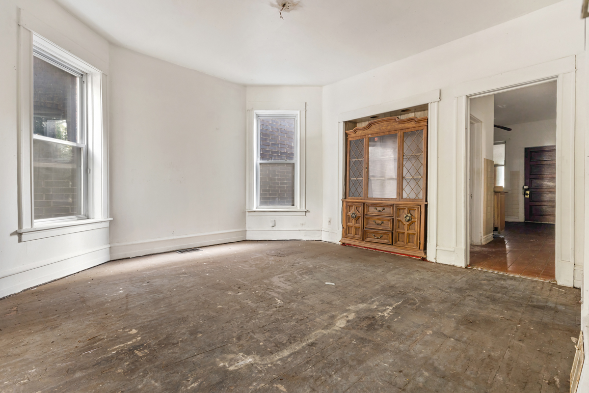 1907 W Irving Park Road