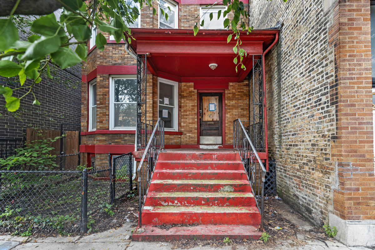 1907 W Irving Park Road