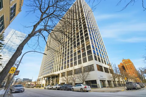 4343 N Clarendon Avenue 1017 Chicago IL 60613