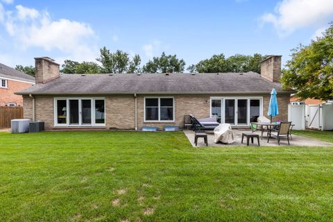 Tiny photo for 3018 Indianwood Road, Wilmette, IL 60091 (MLS # 12550423)