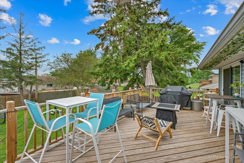 Tiny photo for 813 Krause Avenue, Streamwood, IL 60107 (MLS # 12722082)