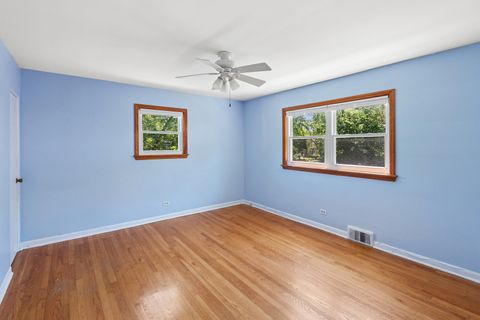 Tiny photo for 324 Asbury Avenue, Evanston, IL 60202 (MLS # 12687290)