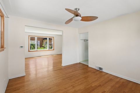 Tiny photo for 324 Asbury Avenue, Evanston, IL 60202 (MLS # 12687290)