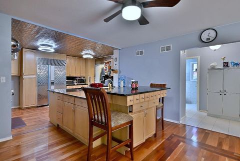 Tiny photo for 446 S Stratford Avenue, Elmhurst, IL 60126 (MLS # 12404377)