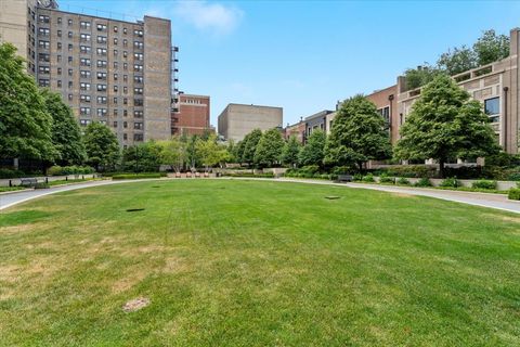 Tiny photo for 2550 N Lakeview Avenue #N1604, Chicago, IL 60614 (MLS # 12602410)
