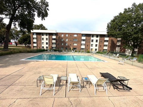 Tiny photo for 841 N York Road #128, Elmhurst, IL 60126 (MLS # 12755474)