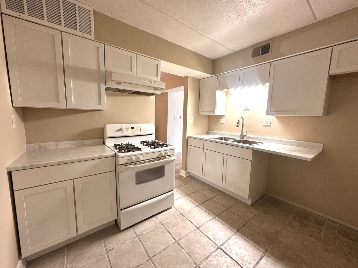 841 N York Road 128