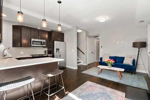 Tiny photo for 1525 N Claremont Avenue #1A, Chicago, IL 60622 (MLS # 12601638)