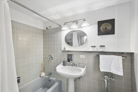 Tiny photo for 850 N DeWitt Place #15K, Chicago, IL 60611 (MLS # 12583909)