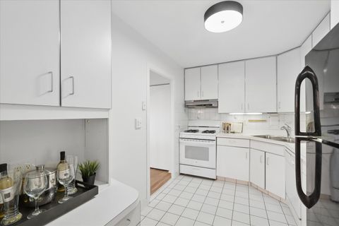 Tiny photo for 850 N DeWitt Place #15K, Chicago, IL 60611 (MLS # 12583909)