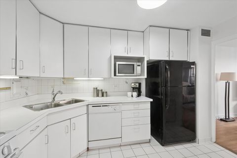 Tiny photo for 850 N DeWitt Place #15K, Chicago, IL 60611 (MLS # 12583909)