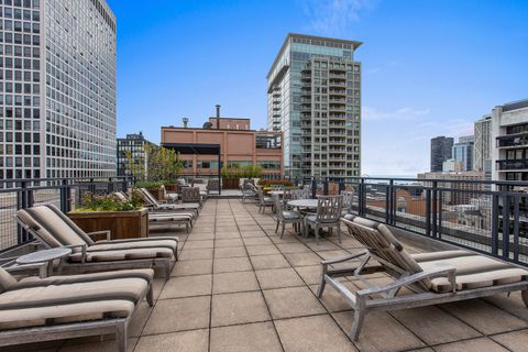 Tiny photo for 850 N DeWitt Place #15K, Chicago, IL 60611 (MLS # 12583909)