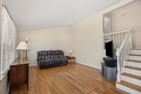 Tiny photo for 604 WOODMOOR Drive, Round Lake Beach, IL 60073 (MLS # 12592444)