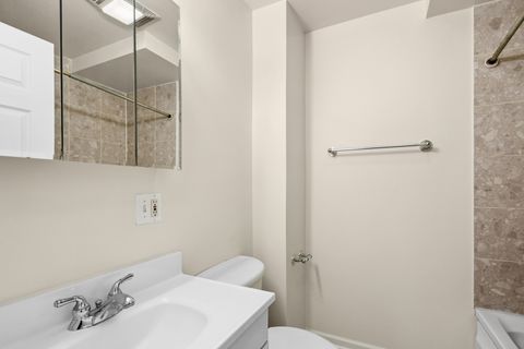 Tiny photo for 1538 W Chase Avenue #1N, Chicago, IL 60626 (MLS # 12588053)