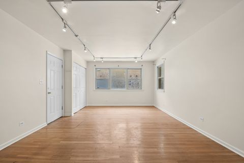 Tiny photo for 1538 W Chase Avenue #1N, Chicago, IL 60626 (MLS # 12588053)