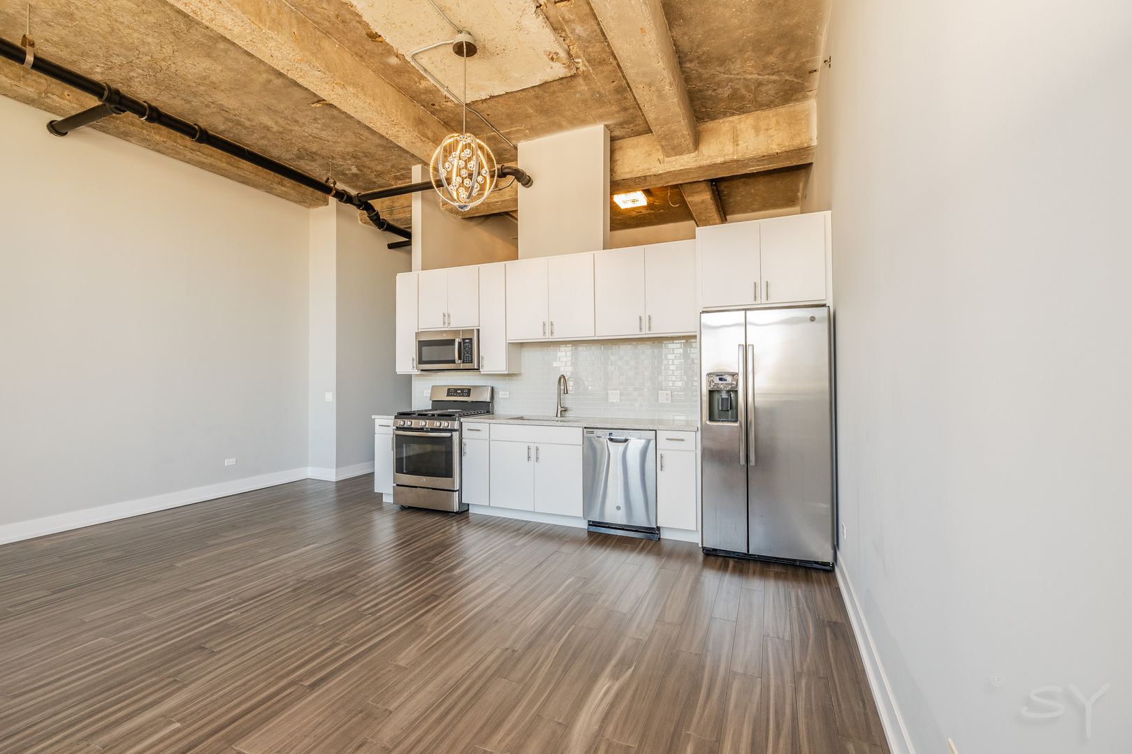 320 E 21ST Street 802