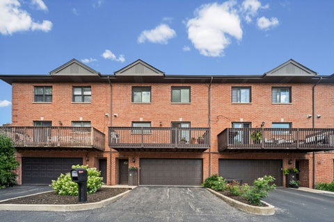 Photo of 1339 E Central Road, Arlington Heights, IL 60005 (MLS # 12755372)