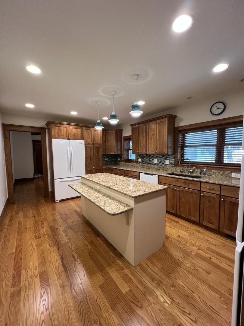 21 7th Avenue 1