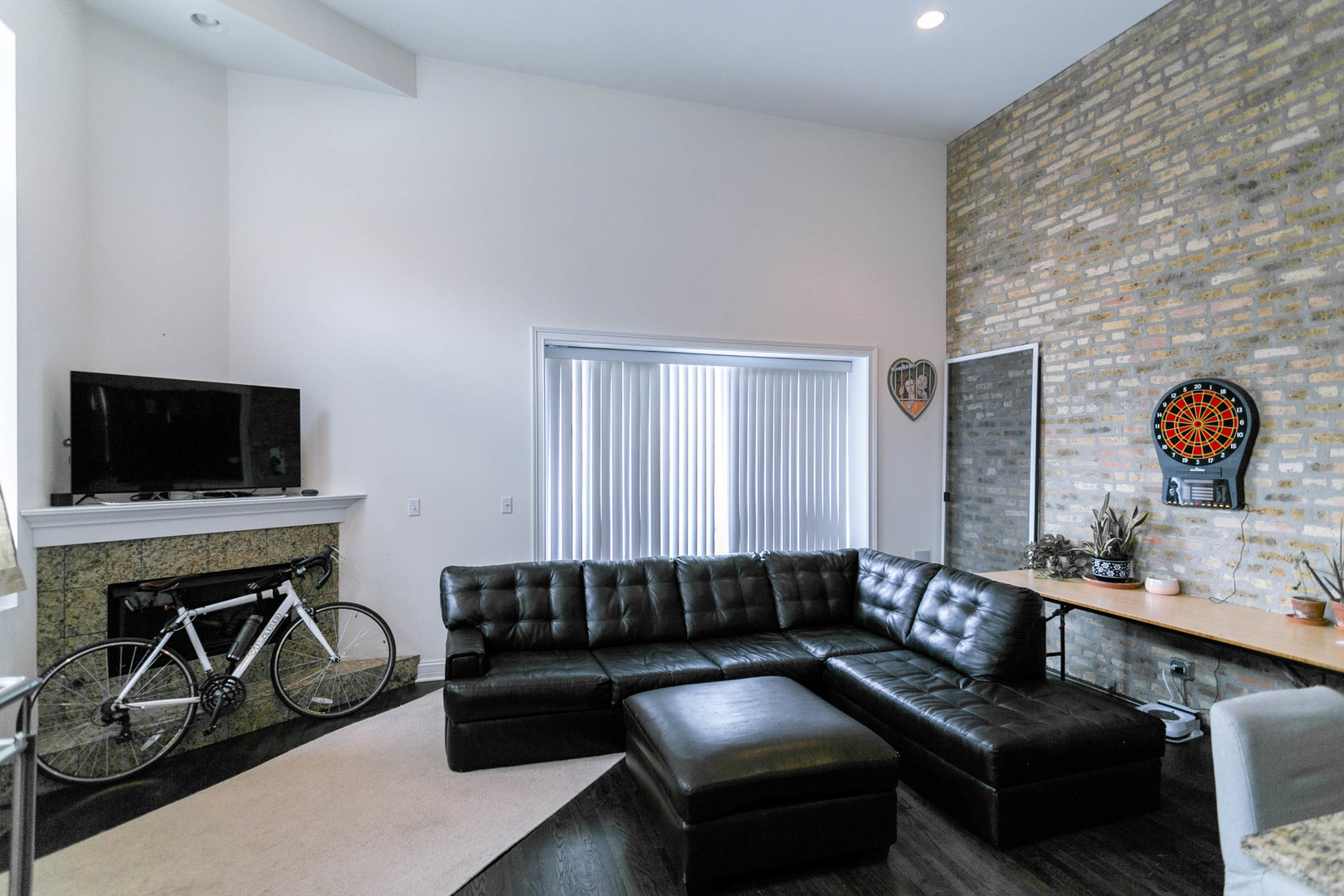 1359 N Noble Street 101