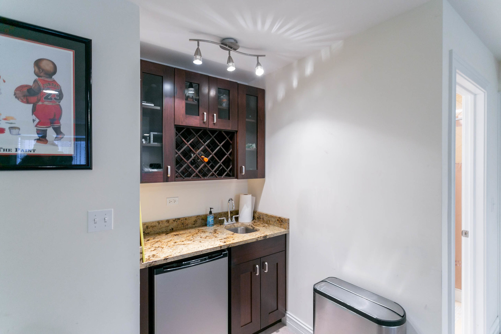 1359 N Noble Street 101