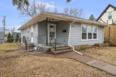 Tiny photo for 1611 E High Street, Davenport, IA 52803 (MLS # 12584131)