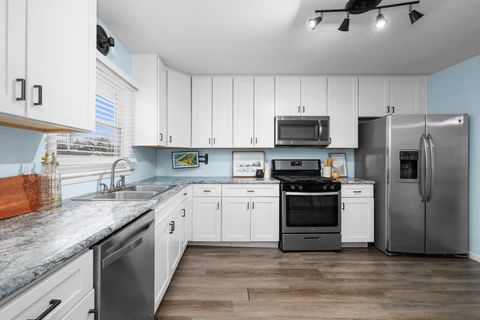 Tiny photo for 1611 E High Street, Davenport, IA 52803 (MLS # 12584131)