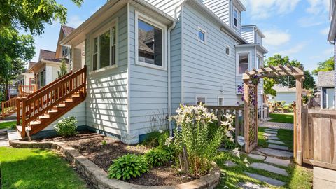 Photo of 5818 W Byron Street, Chicago, IL 60634 (MLS # 12699047)