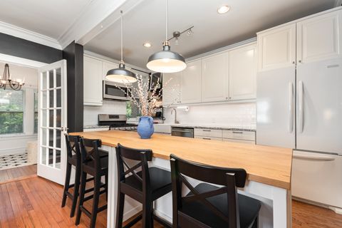 Tiny photo for 721 Emerson Street #2W, Evanston, IL 60201 (MLS # 12466307)