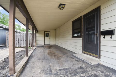 Tiny photo for 2204 W Central Road, Rolling Meadows, IL 60008 (MLS # 12664784)