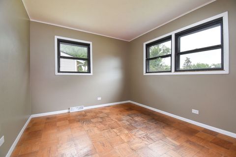 Tiny photo for 2204 W Central Road, Rolling Meadows, IL 60008 (MLS # 12664784)