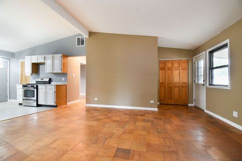 Tiny photo for 2204 W Central Road, Rolling Meadows, IL 60008 (MLS # 12664784)