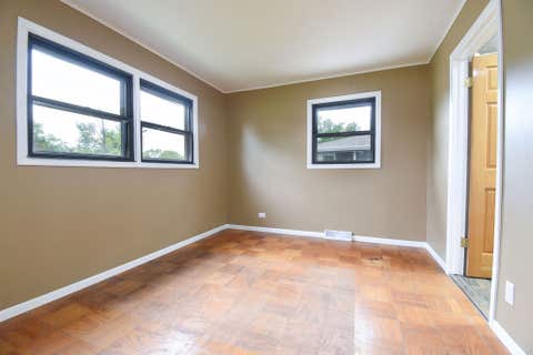 Tiny photo for 2204 W Central Road, Rolling Meadows, IL 60008 (MLS # 12664784)