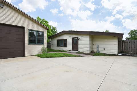 Tiny photo for 2204 W Central Road, Rolling Meadows, IL 60008 (MLS # 12664784)