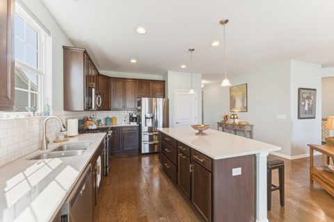 Tiny photo for 44 Pacific Avenue, Hawthorn Woods, IL 60047 (MLS # 12568064)