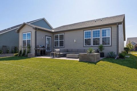 Tiny photo for 44 Pacific Avenue, Hawthorn Woods, IL 60047 (MLS # 12568064)