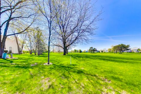 Tiny photo for 1506 GOLFVIEW Court, Glendale Heights, IL 60139 (MLS # 12629359)