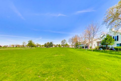 Tiny photo for 1506 GOLFVIEW Court, Glendale Heights, IL 60139 (MLS # 12629359)