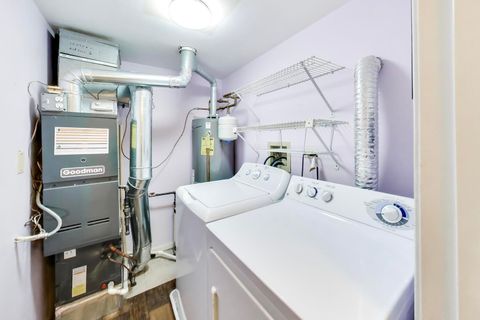 Tiny photo for 1506 GOLFVIEW Court, Glendale Heights, IL 60139 (MLS # 12629359)