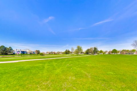 Tiny photo for 1506 GOLFVIEW Court, Glendale Heights, IL 60139 (MLS # 12629359)