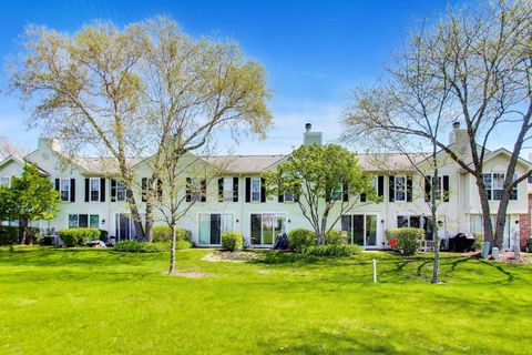 Tiny photo for 1506 GOLFVIEW Court, Glendale Heights, IL 60139 (MLS # 12629359)