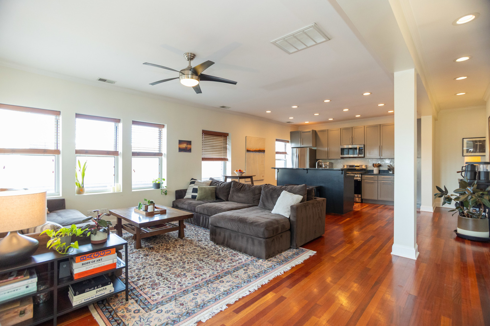 1242 W Pratt Boulevard 3R