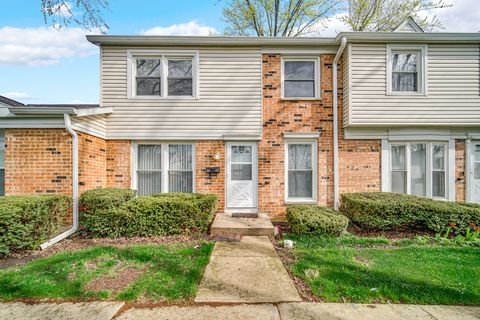 Photo of 2022 Duxbury Court #2022, Streamwood, IL 60107 (MLS # 12601679)