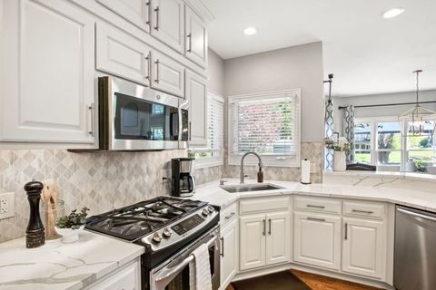 Tiny photo for 526 Ridgelawn Trail, Batavia, IL 60510 (MLS # 12634467)