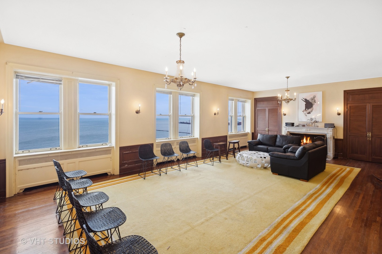1242 N LAKE SHORE Drive 22